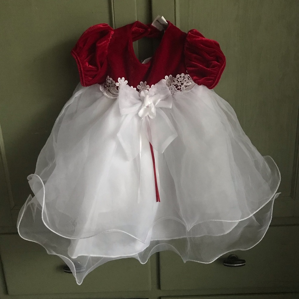 Poufy little beauty queen dress 👑